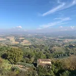 Grazioso In Centro Con Vista Apartman Todi